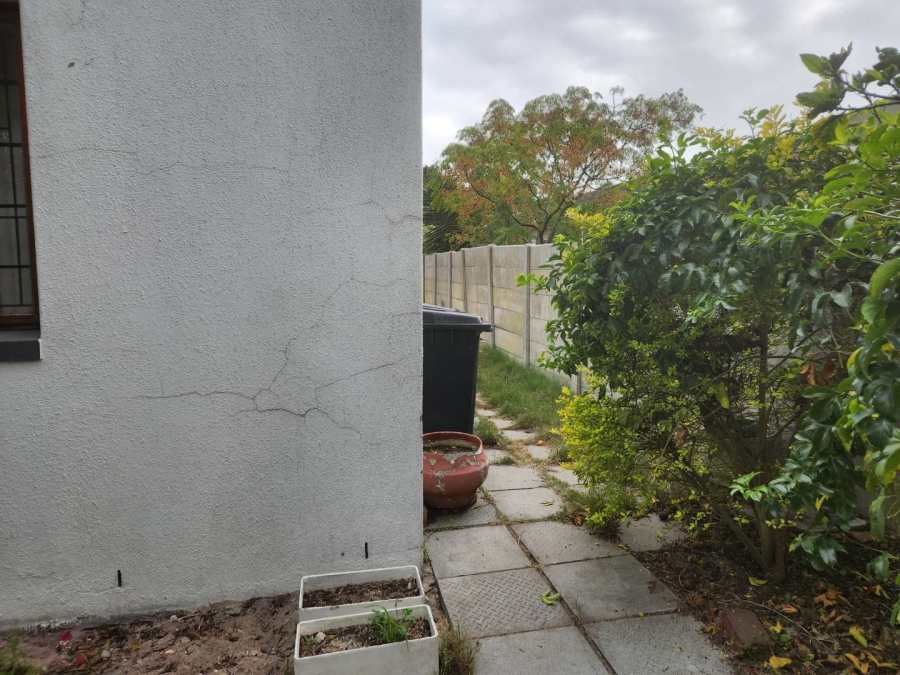 To Let 1 Bedroom Property for Rent in Flamingo Vlei Western Cape